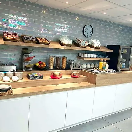 Otel Kyriad Montpellier Ouest St Jean De Vedas 3*